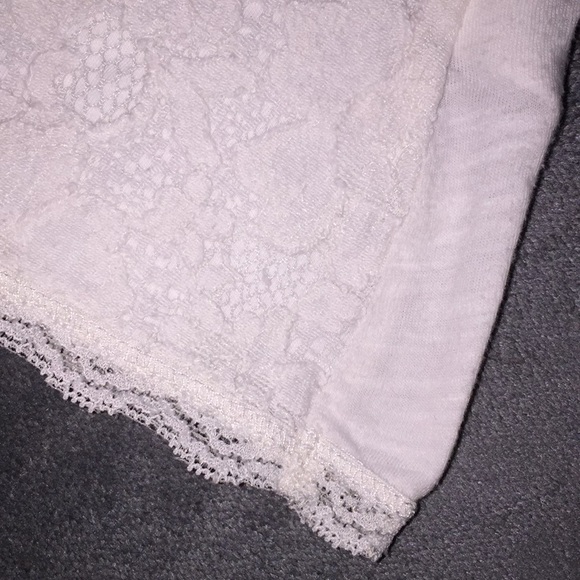 5/$25 SALE 🌟 H&M L.O.G.G. Lace Top with Buttons - Picture 6 of 6